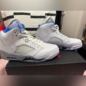 Air jordan 5 retro white hyper royal stealth
